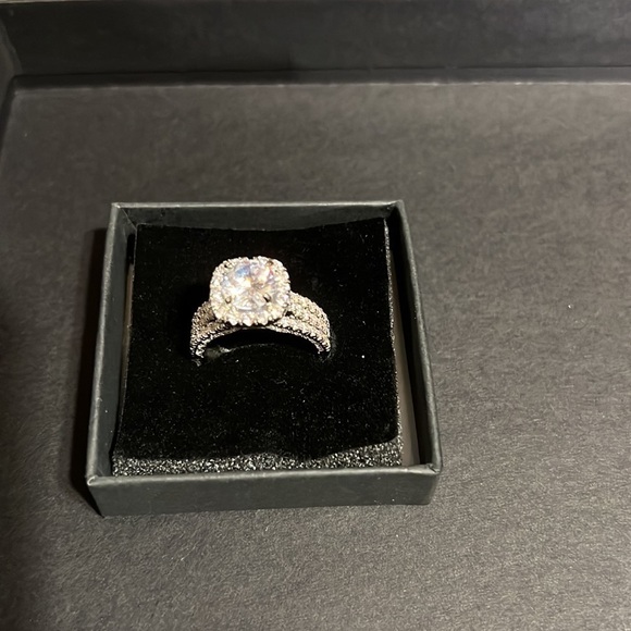 NWT Silver Tone Ring - Picture 7 of 8